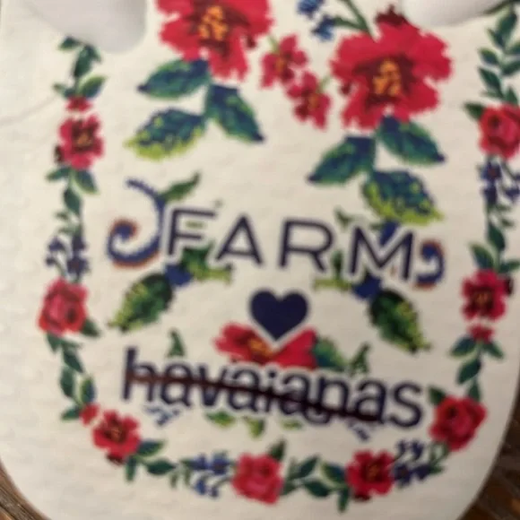 Farm Rio X Havaianas White and Pink Sandals with Floral Design 6 - Picture 6 of 7